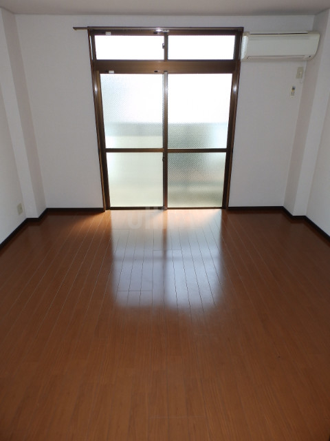 居室・リビング　違うお部屋の写真です。ご参考までに