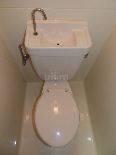 トイレ　違うお部屋の写真です。ご参考までに