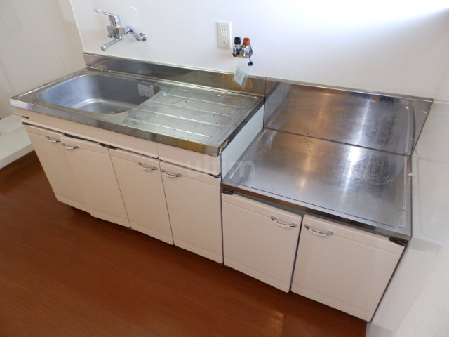 キッチン　違うお部屋の写真です。ご参考までに