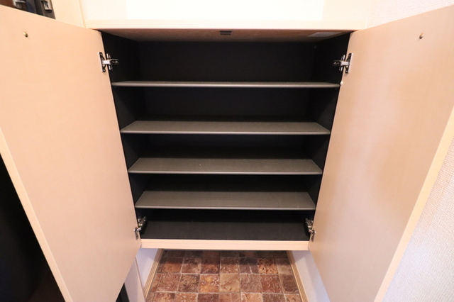 収納　シューズボックス