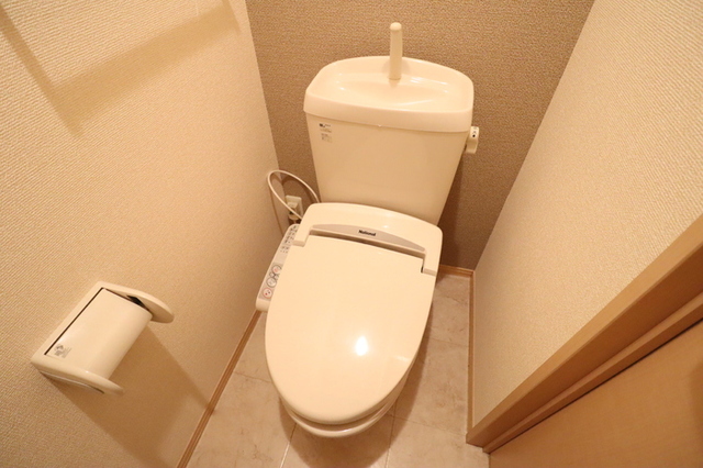 トイレ　温水洗浄暖房便座