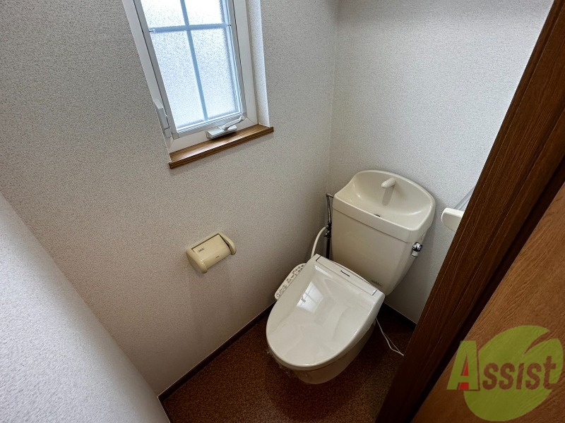 トイレ　トイレとお風呂が別なので清潔に使えて嬉しいですね。