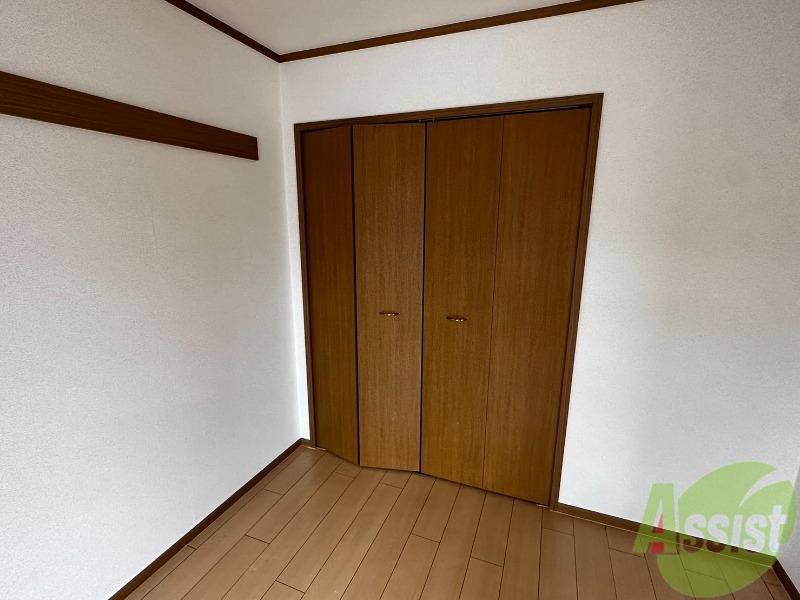 収納　収納はこちらのクローゼットをお使いください。