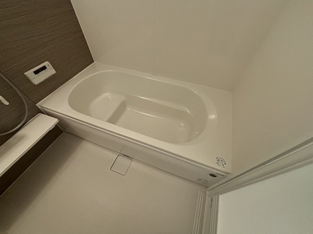 バス・シャワールーム　コンパクトで使いやすいお風呂です