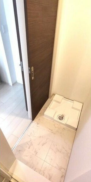 その他　内装は別部屋の参考写真です。