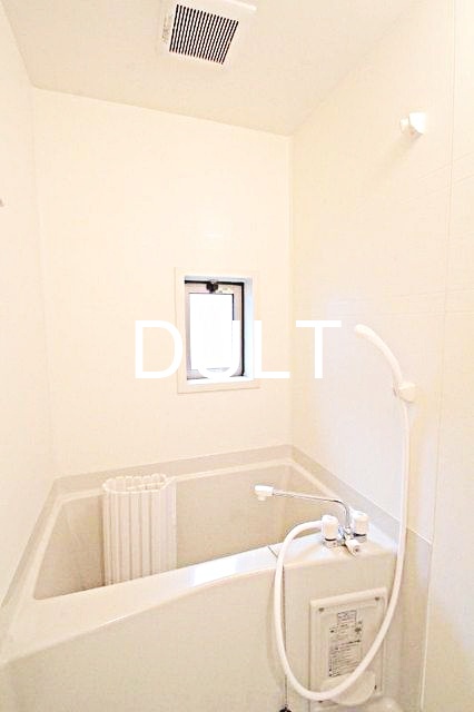 バス・シャワールーム　バスルームです。