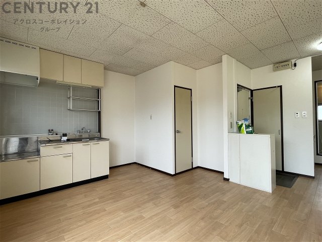 居室・リビング　床色が明るくて綺麗です♪