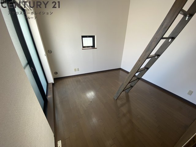 居室・リビング　ロフト付き☆エアコン付きで初期費用を抑えられます☆