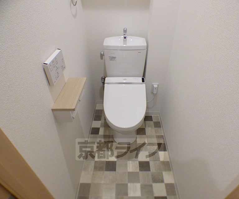 トイレ　新築できれいなお部屋です