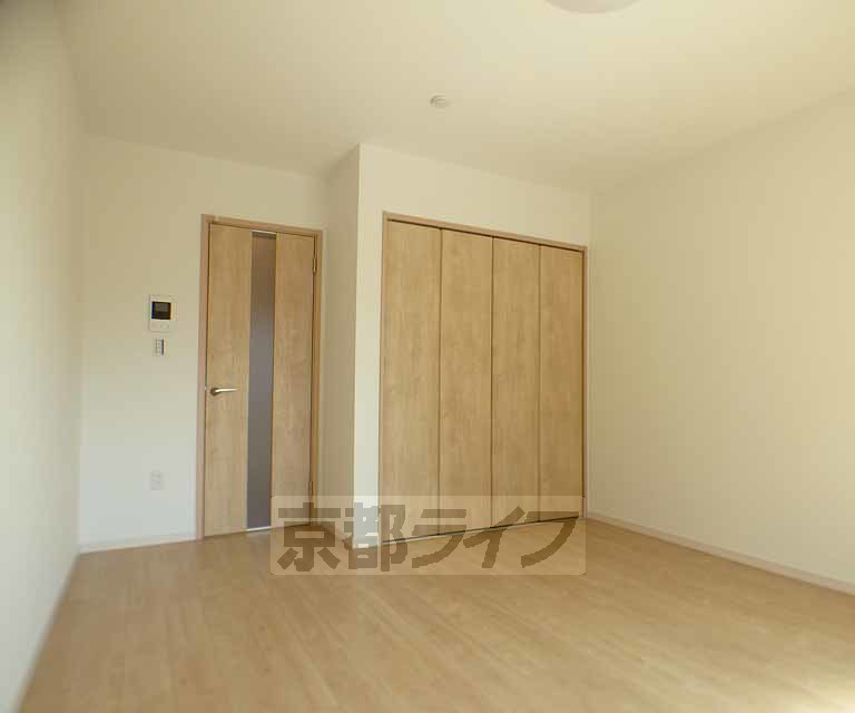 居室・リビング　新築できれいなお部屋です