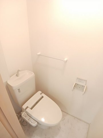 トイレ　落ち着いたトイレです