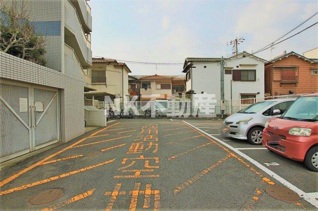 駐車場　車をお持ちの方に嬉しい駐車場付きの物件です