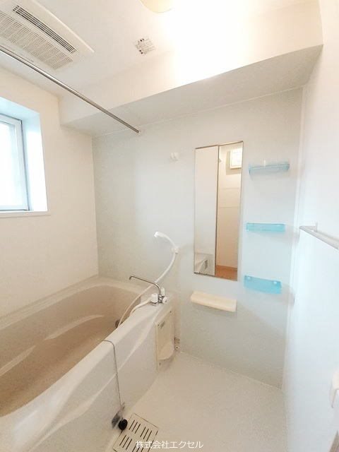 バス・シャワールーム　追い焚き機能付きのお風呂です。