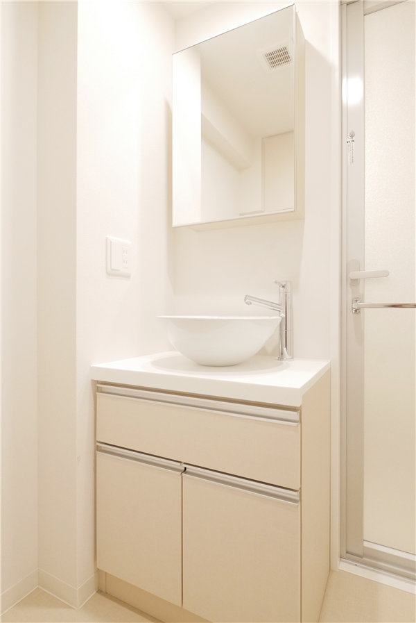 洗面設備　きれいな内装です