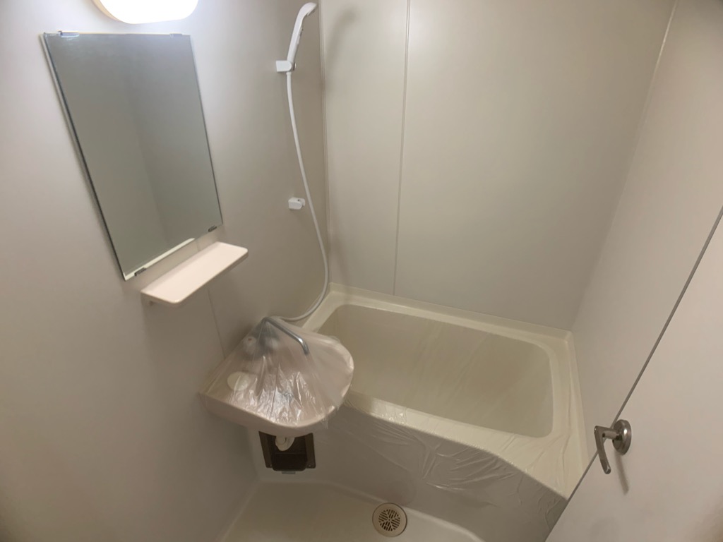 バス・シャワールーム　バストイレ別でおすすめです☆