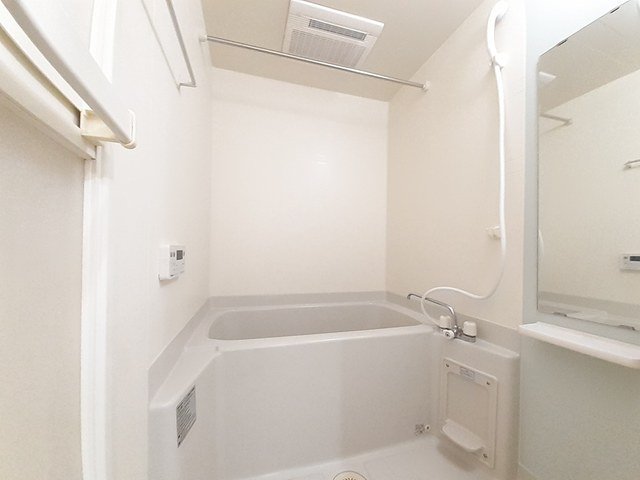 バス・シャワールーム　お風呂です