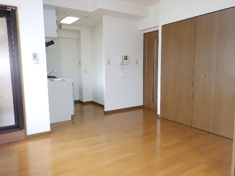 居室・リビング　室内