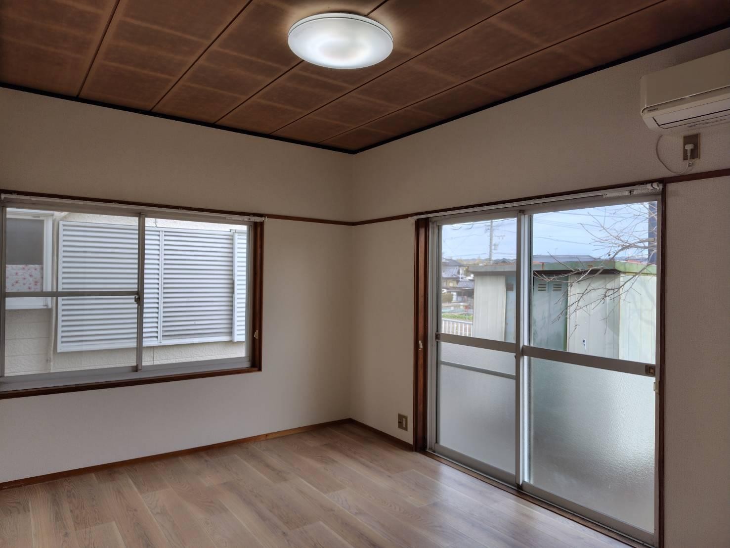 居室・リビング　南側洋室