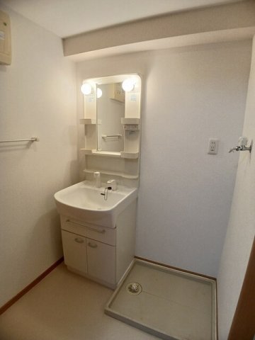 洗面設備　使いやすい洗面所です