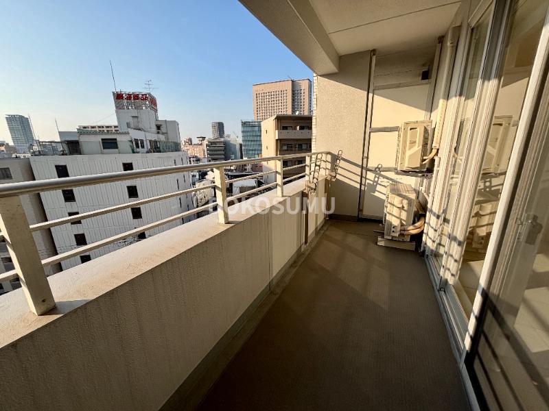 バルコニー　心地よい風と光を感じる、暮らしの楽しみが広がる場所。