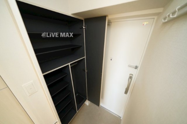 玄関　※別号室参考写真※