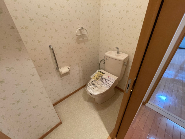 トイレ　ウオシュレット付きです