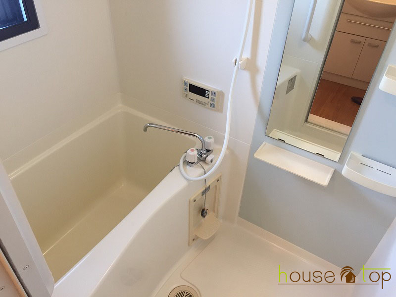 バス・シャワールーム　１Kなのに大きな洗面台ですね♪もちろんシャンドレ♪