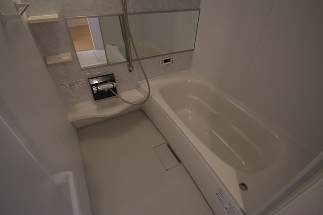 バス・シャワールーム　１０３　バス