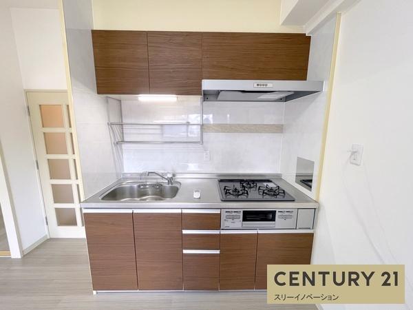 キッチン　★キッチン周りも広々★