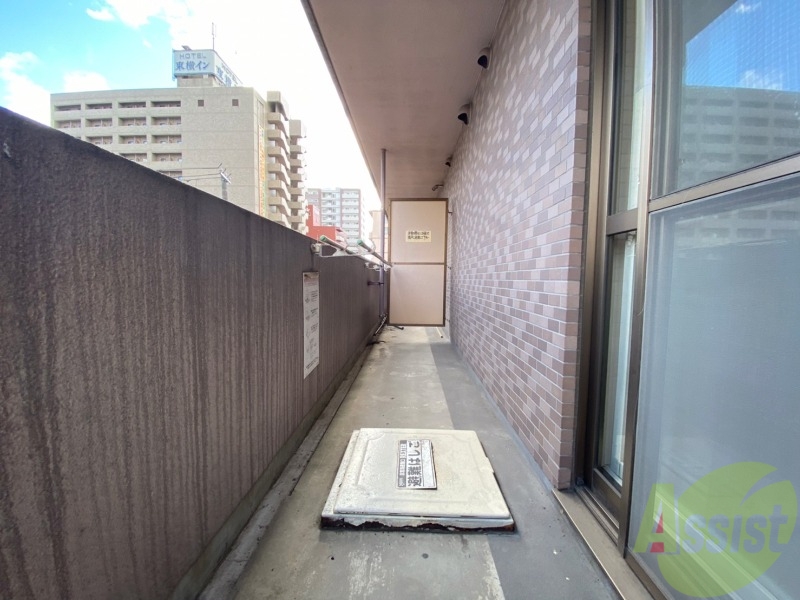 バルコニー　バルコニーです。洗濯物を干したり一息ついたりできますね！