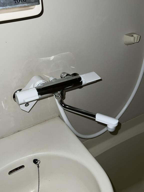 バス・シャワールーム　サーモスタットシャワー付き混合栓