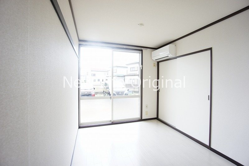 居室・リビング　10帖のLDK♪南向きで陽当たり良好です♪