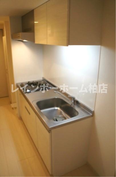 キッチン　コンパクトなキッチンで掃除もラクラク