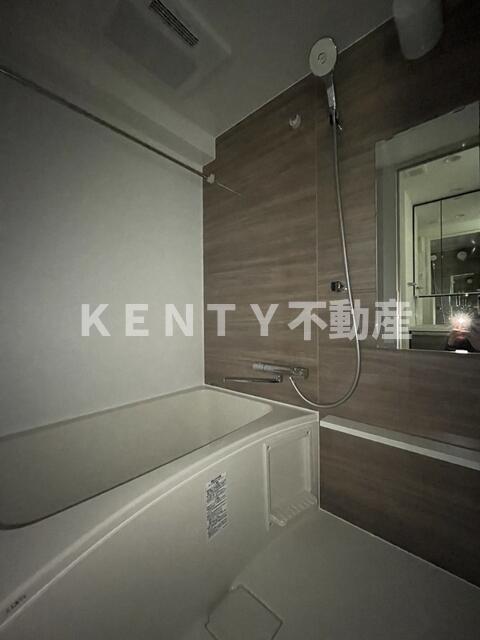 バス・シャワールーム　コンパクトで使いやすいお風呂です