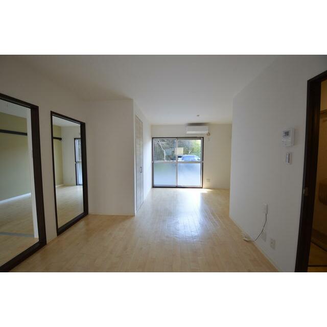 居室・リビング　反転部屋参照