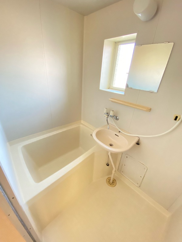 バス・シャワールーム　※他部屋参考写真