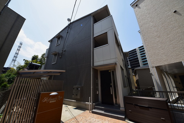 建物外観　～住環境良好ですっ～