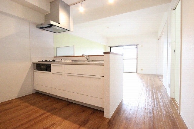 キッチン　※同物件別部屋参考写真