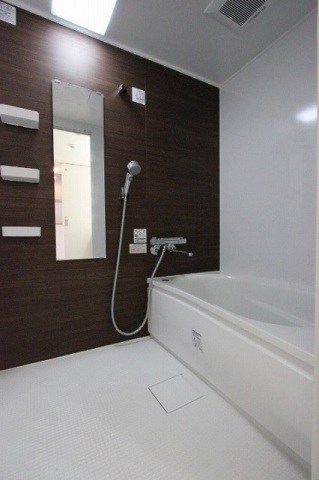 バス・シャワールーム　※同物件別部屋参考写真