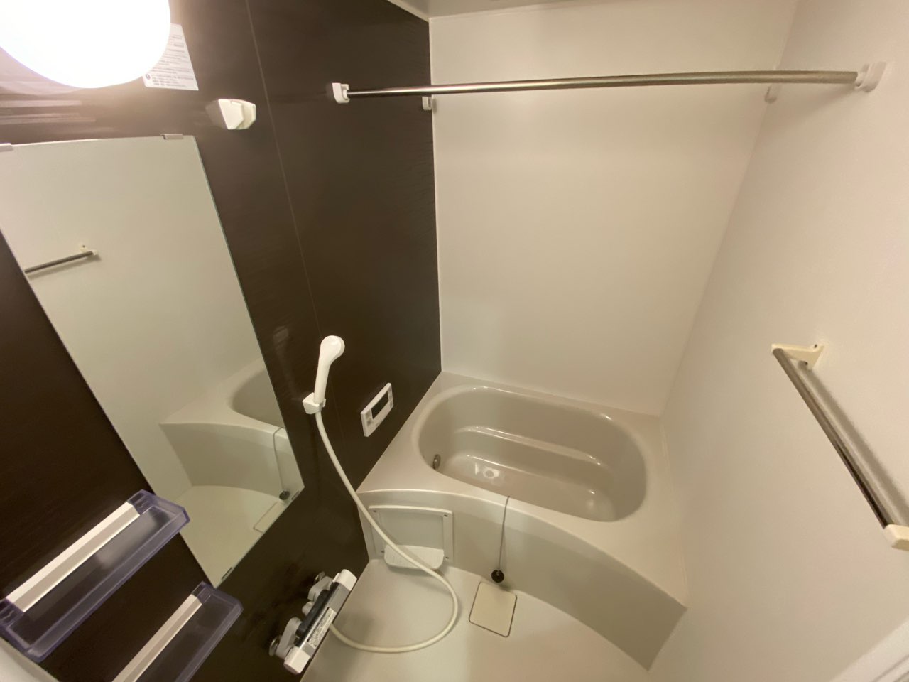 バス・シャワールーム　浴室乾燥機付きで便利です！