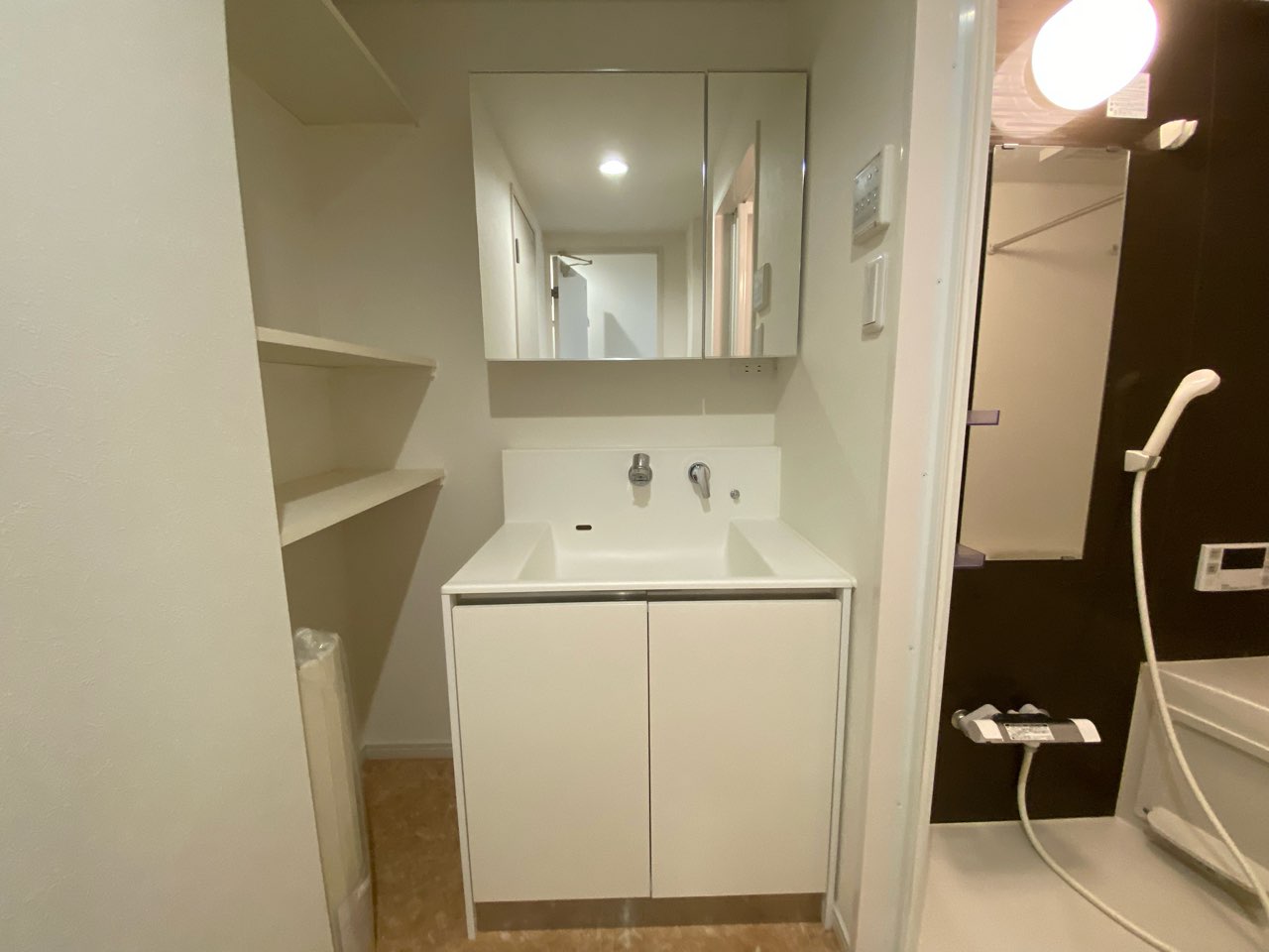 洗面設備　独立洗面化粧台付き☆