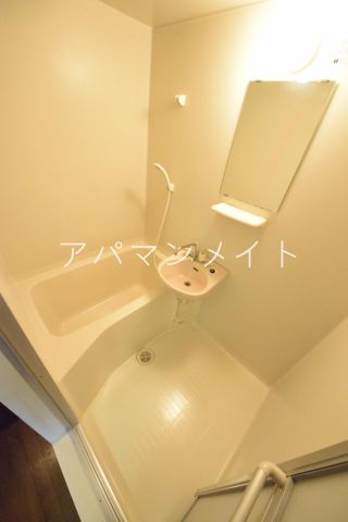 バス・シャワールーム　きれいなお風呂です