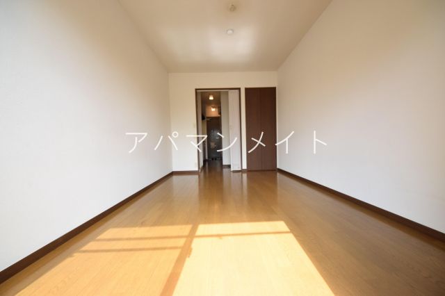 居室・リビング　ゆったり過ごせる居間です