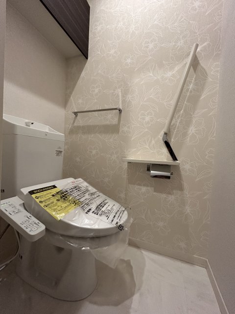トイレ　同物件別号室写真