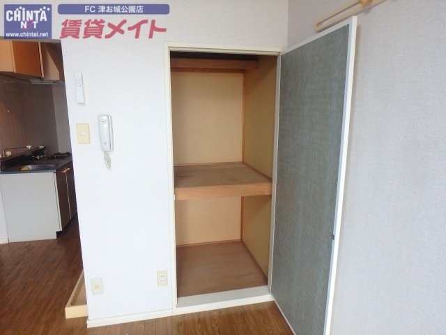 収納　同型参考写真