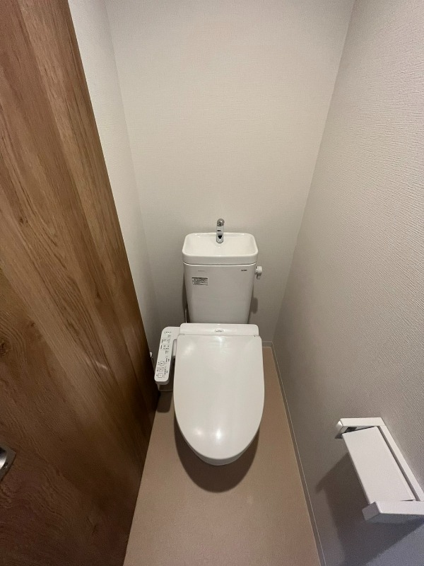 トイレ　温水洗浄便座トイレ