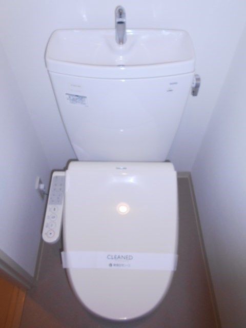 トイレ　別タイプ部屋　参考写真です