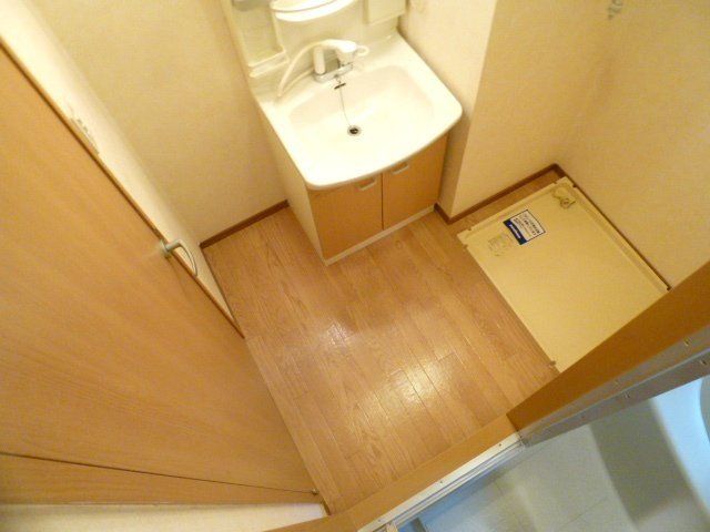 洗面設備　シャンプードレッサーの独立洗面台です。