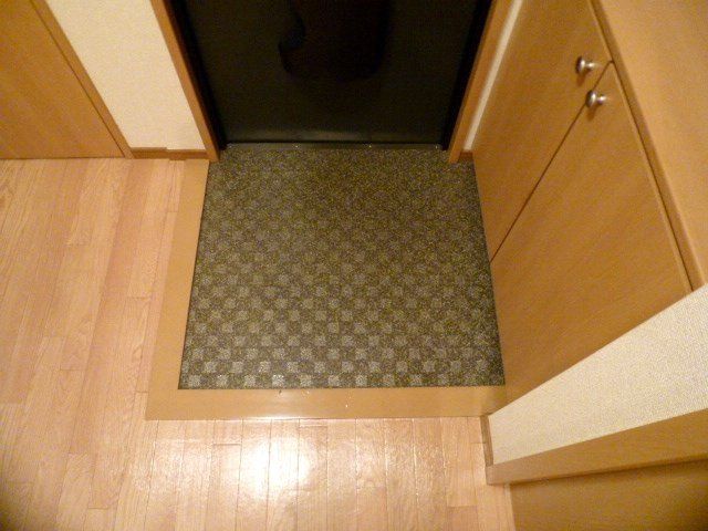 玄関　玄関にシューズボックスがあります。