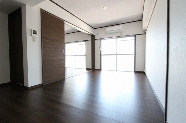 居室・リビング　※現況を優先します。